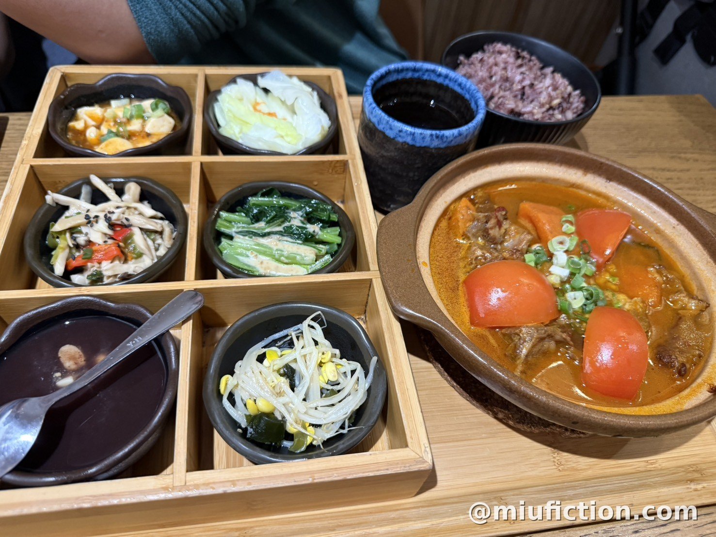 蕃茄牛腩煲定食